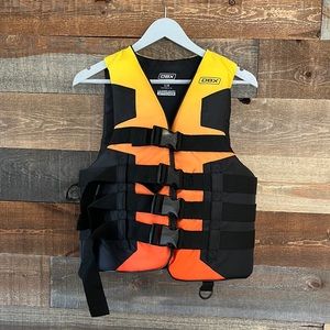DBX Women’s Life Vest size S/M